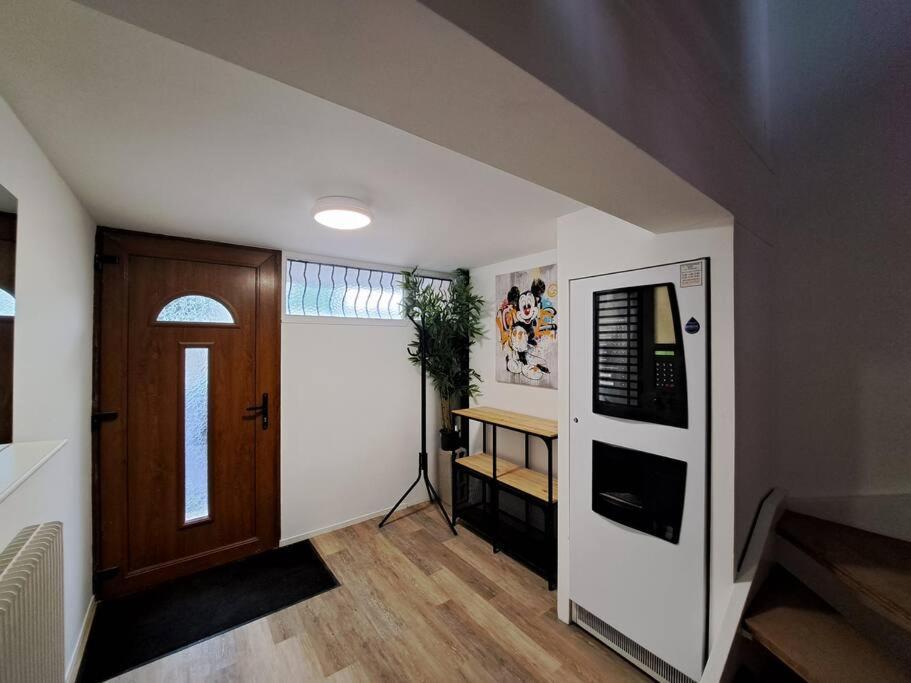 Ferienwohnung Camden - Exterieur Et Parking Reims Exterior foto