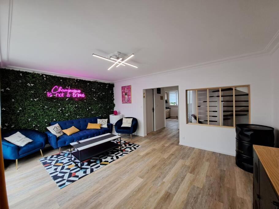 Ferienwohnung Camden - Exterieur Et Parking Reims Exterior foto